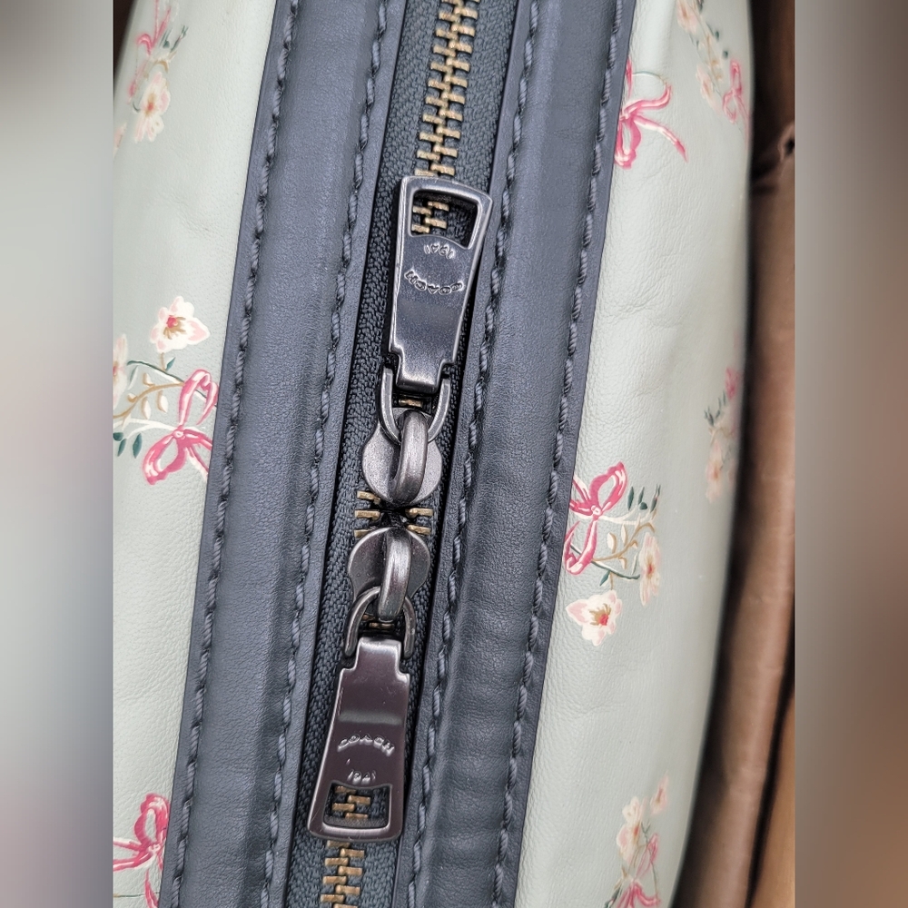 Coach 1941 Glovetanned Leather Rogue 30, Pine, interior w/ Floral print - Picture 8 of 16